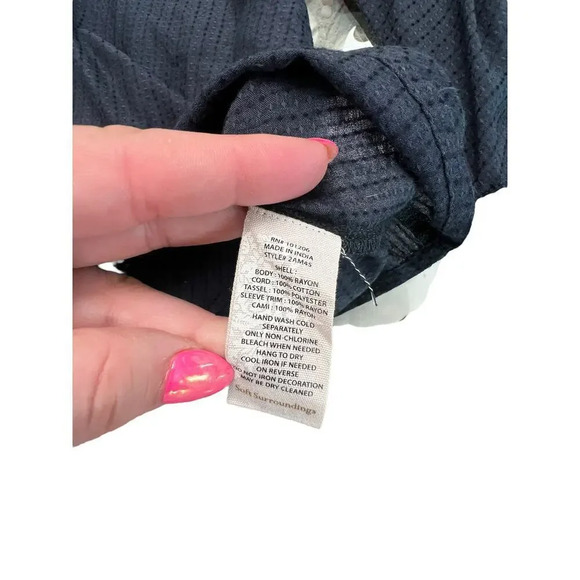 Soft Surroundings Women's Large Navy Cold Shoulder Beaded Cuff V-Neck Top & Tank - Picture 4 of 9